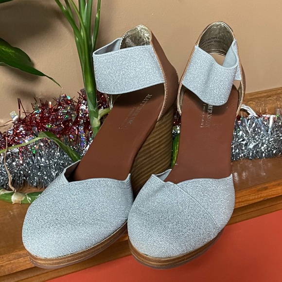 MATT BERNSON STRETCH ANKLE STRAP WEDGE HEEL. SIZE 11W. BRAND NEW. - Picture 6 of 7